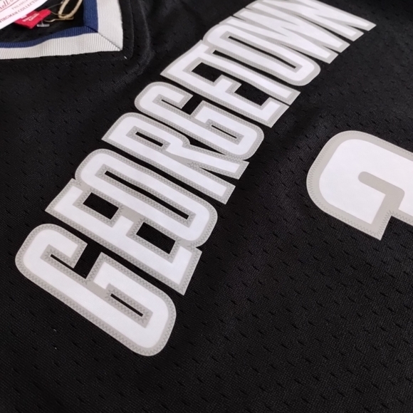 Large Mens Mitchell & Ness Allen Iverson Georgetown Hoyas 1995-96 Jersey - Picture 3 of 8